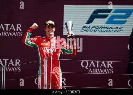 Mogyorod, Hongrie. 23. Juli 2023. VESTI Frederik (dnk), Prema Racing, Dallara F2, Portrait Podium während der 9. Runde der FIA-Formel-2-Meisterschaft 2023 vom 21. Bis 23. Juli 2023 auf dem Hungaroring in Mogyorod, Ungarn - Photo Florent Gooden/DPPI Credit: DPPI Media/Alamy Live News Stockfoto