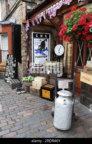 Erinnerungsstücke der Severn Valley Railway werden an der Arley Station ausgestellt, einer der Haltestellen der Severn Valley Railway. Stockfoto