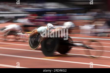 London, Vereinigtes Königreich. 23. Juli 2023. Ein allgemeiner Überblick über das Rollstuhlrennen der Frauen 800m während des Diamond Leagues Athletics Meeting in London. Kredit: George Tewkesbury/Alamy Live News Stockfoto