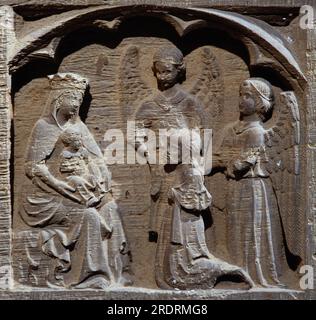 Detalle del sepulcro de Ramon Serra el Vell en la iglesia de Santa Caterina, Cervera, Atribuido a Pere Moragues, siglo XIV Stockfoto