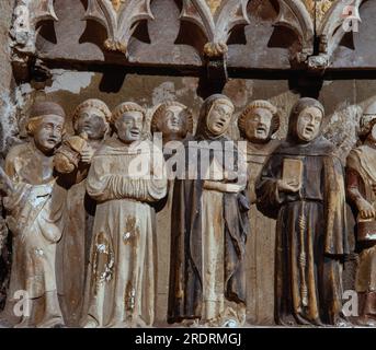 Detalle del sepulcro de Ramon Serra el Vell en la iglesia de Santa Caterina, Cervera, Atribuido a Pere Moragues, siglo XIV Stockfoto