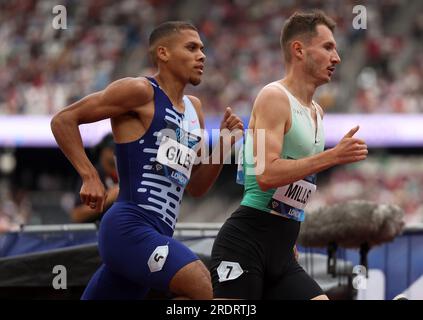 London, Vereinigtes Königreich. 23. Juli 2023. George Mills und Elliot Giles (von rechts nach links) aus Großbritannien treten während des Diamond Leagues Athletics Meeting of London bei den Men's 1500m an. Kredit: George Tewkesbury/Alamy Live News Stockfoto