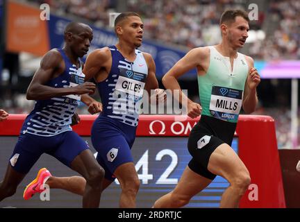 London, Vereinigtes Königreich. 23. Juli 2023. George Mills, Elliot Giles und Kenias Timothy Cheruiyot (von rechts nach links) treten während des Diamond Leagues Athletics Meeting in London bei den Men's 1500m an. Kredit: George Tewkesbury/Alamy Live News Stockfoto