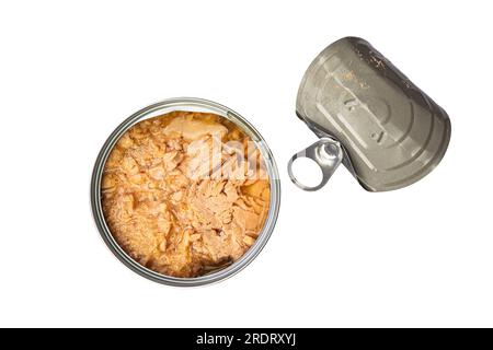 Draufsicht auf offenen Thunfischkonserven mit Deckel auf weißem Hintergrund und Schnittpfad. Stockfoto