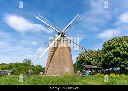 Aus dem 17. Jahrhundert restaurierte Bembridge Windmill, High Street, Bembridge, Isle of Wight, England, Vereinigtes Königreich Stockfoto