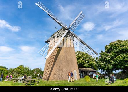 Aus dem 17. Jahrhundert restaurierte Bembridge Windmill, High Street, Bembridge, Isle of Wight, England, Vereinigtes Königreich Stockfoto