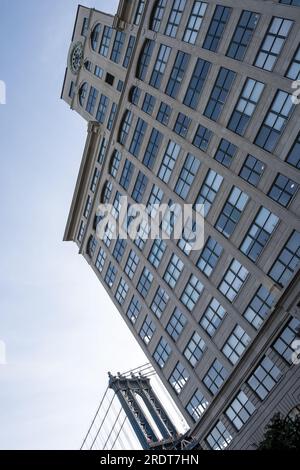 Architektonische Details von Dumbo (kurz für Down Under the Manhattan Bridge Overpass), einem Viertel im New York City Bezirk Brooklyn Stockfoto