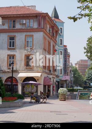 Charmante und farbenfrohe Straße in der Stadt Plovdiv, Bulgarien. Älteste Stadt Europas Stockfoto