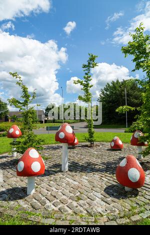 Pilze moderner Kunst in einem Kreisverkehr in Glenrothes Fife Scotland. Stockfoto