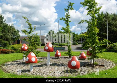 Pilze moderner Kunst in einem Kreisverkehr in Glenrothes Fife Scotland. Stockfoto