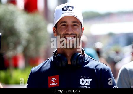Mogyorod, Ungarn. 23. Juli 2023. Daniel Ricciardo von AlphaTauri auf der Koppel vor dem Großen Preis von Ungarn F1 . Kredit: Marco Canoniero/Alamy Live News Stockfoto