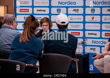 Bstad, Schweden. 23. Juli 2023. Båstad, Schweden. , . Interview de Andrey Rublev apres sa victoire du tournoi Nordea Open 250. Kredit: Daniel Bengtsson/Alamy Live News Kredit: Daniel Bengtsson/Alamy Live News Stockfoto