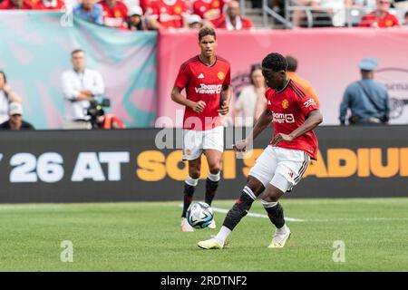 East Rutherford, Usa. 22. Juli 2023. Kobbie Mainoo (37) von Manchester United kontrolliert den Ball während des Freundschaftsspiels gegen den Arsenal FC im MetLife Stadium in East Rutherford, NJ United gewann 2 - 0. (Foto: Lev Radin/Pacific Press) Kredit: Pacific Press Media Production Corp./Alamy Live News Stockfoto