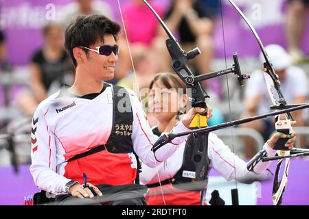 Pilsen, Tschechische Republik. 23. Juli 2023. Ueyama Tomohiro, Left, und Shigesada Chika aus Japan treten beim Recurve Mixed Team-Wettbewerb bei der World Archery para Championships in Pilsen, Tschechische Republik, am 23. Juli 2023 an. Kredit: Miroslav Chaloupka/CTK Photo/Alamy Live News Stockfoto