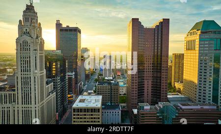 Aerial Rhodos State Office Tower und Huntington Tower und Leveque Tower City Sunrise Stockfoto