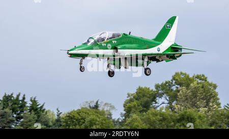 Saudi Falcons - BAE Systems Hawk, Ankunft in RAF Fairford für die Royal International Air Tattoo 2023. Stockfoto