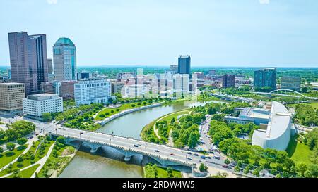 Panoramablick auf Columbus Ohio von beiden Seiten des Scioto River Stockfoto
