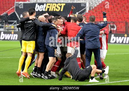 ANTWERPEN - Spieler und Trainer auf der Meisterschaftsskala Belgiens: Faris Haroun, Jean Butez, Ritchie de Laet, Bjorn Engels, Birger Verstraete, Gyrano Kerk, Alhassan Yusuf, Michel Ange Balikwisha, Abnor Muja, Calvin Stengs, Pieter Gerkens, Abderahmane Soussi, Vincent Janssen, Koji Miyoshi, Sam Vines, Gaston Avila, Toby Alderweireld, Jurgen E kkelenkamp, Ortwin de Wolf, Mandela Keita, Christopher Scott, Zeno van den Bosch, Jelle Bataille, Faris Haoun, Noa David Wyns vom Royal Antwerpen FC, Mailand Smits vom Royal Antwerpen FC, Arthur Vermeeren vom Royal Antwerpen FC, Laurit Krasniqi, William Pacho, Stockfoto