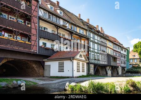 Händlerbrücke, Kraemerbrücke in Erfurt, Deutschland. Es wurde 1325 erbaut. Die einzige Brücke nördlich der Alpen, die komplett mit Häusern überbaut ist Stockfoto