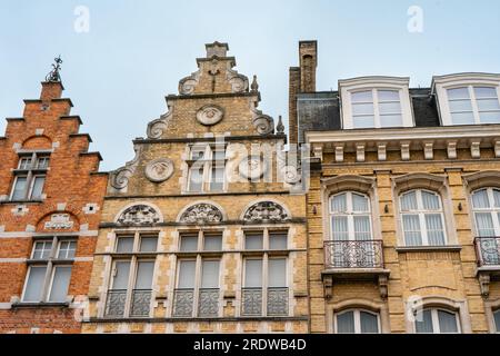 Architektur in Iper, Belgien. Mai 2023. Stockfoto