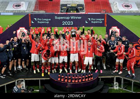 ANTWERPEN - Spieler und Trainer auf der Meisterschaftsskala Belgiens: Faris Haroun, Jean Butez, Ritchie de Laet, Bjorn Engels, Birger Verstraete, Gyrano Kerk, Alhassan Yusuf, Michel Ange Balikwisha, Abnor Muja, Calvin Stengs, Pieter Gerkens, Abderahmane Soussi, Vincent Janssen, Koji Miyoshi, Sam Vines, Gaston Avila, Toby Alderweireld, Jurgen E kkelenkamp, Ortwin de Wolf, Mandela Keita, Christopher Scott, Zeno van den Bosch, Jelle Bataille, Faris Haoun, Noa David Wyns vom Royal Antwerpen FC, Mailand Smits vom Royal Antwerpen FC, Arthur Vermeeren vom Royal Antwerpen FC, Laurit Krasniqi, William Pacho, Stockfoto