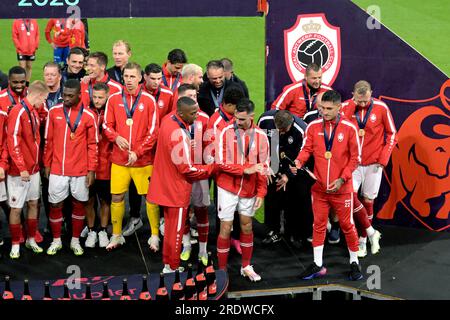 ANTWERPEN - Spieler und Trainer auf der Meisterschaftsskala Belgiens: Faris Haroun, Jean Butez, Ritchie de Laet, Bjorn Engels, Birger Verstraete, Gyrano Kerk, Alhassan Yusuf, Michel Ange Balikwisha, Abnor Muja, Calvin Stengs, Pieter Gerkens, Abderahmane Soussi, Vincent Janssen, Koji Miyoshi, Sam Vines, Gaston Avila, Toby Alderweireld, Jurgen E kkelenkamp, Ortwin de Wolf, Mandela Keita, Christopher Scott, Zeno van den Bosch, Jelle Bataille, Faris Haoun, Noa David Wyns vom Royal Antwerpen FC, Mailand Smits vom Royal Antwerpen FC, Arthur Vermeeren vom Royal Antwerpen FC, Laurit Krasniqi, William Pacho, Stockfoto