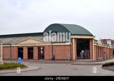 Sremska Mitrovica, Serbien – 11. Mai 2023: Überdachter römischer Kaiserpalast in Sirmium (aus der Zeit der Residenz von Marcus Aurelius) in Sremska Mitrovica. Stockfoto