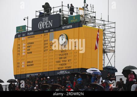 Hoylake, Merseyside, Großbritannien. 23. Juli 2023; Royal Liverpool Golf Club, Hoylake, Merseyside, England: Die Open Championship Final Round; ein Blick auf die Haupterfassung am Ende des Spiels Credit: Action Plus Sports Images/Alamy Live News Stockfoto