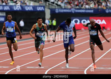 London, Großbritannien. 23. Juli 23 Bryce DEADMON (Vereinigte Staaten von Amerika), Matthew HUDSON-SMITH (Großbritannien), Vernon NORWOOD (Vereinigte Staaten von Amerika), Wayde VAN NIEKERK (Südafrika) überqueren die Ziellinie im Finale der Herren 400m bei der 2023, IAAF Diamond League, Queen Elizabeth Olympic Park, Stratford, London, Großbritannien. Kredit: Simon Balson/Alamy Live News Stockfoto