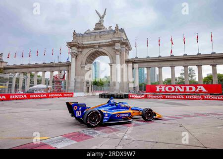 Toronto, ON, Kanada. 16. Juli 2023. ALEX PALOU (10) aus Barcelona, Spanien, läuft während der Honda Indy Toronto in Toronto, ON, CAN durch die Straßen. (Kreditbild: © Walter G. Arce Sr./ZUMA Press Wire) NUR REDAKTIONELLE VERWENDUNG! Nicht für den kommerziellen GEBRAUCH! Stockfoto