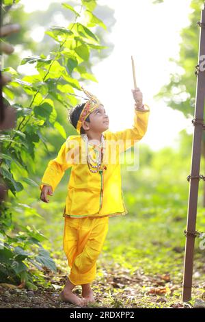 Schickes Kleid Krishna, indischer Lachs krishna Stockfoto