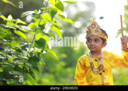 Schickes Kleid Krishna, indischer Lachs krishna Stockfoto