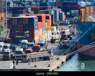 Der Hafen von Alexandria liegt an der nördlichen Mittelmeerküste Ägyptens, westlich des Nildeltas. Es ist einer der ältesten Häfen in der Region W. Stockfoto