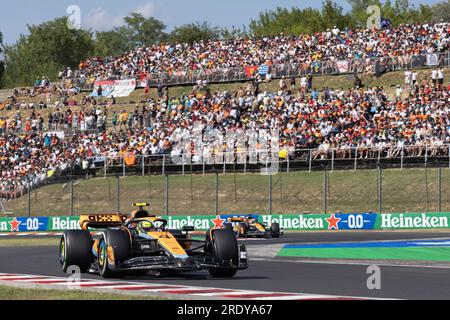 Mogyorod. 23. Juli 2023. McLaren's britischer Fahrer Lando Norris tritt am 23. Juli 2023 beim ungarischen Formel-1-Grand Prix 2023 bei Hungaroring in Mogyorod in der Nähe von Budapest in Ungarn an. Kredit: Attila Volgyi/Xinhua/Alamy Live News Stockfoto