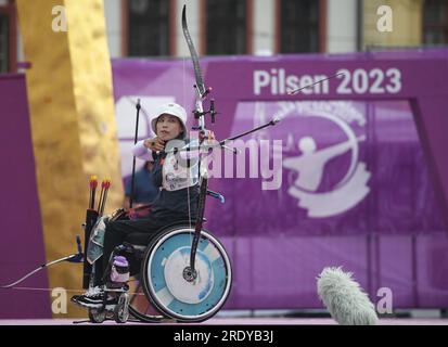 Pilsen, Tschechische Republik. 23. Juli 2023. Wu Chunyan aus China tritt beim Finale der Recurve Women Open bei der 2023 World Archery para Championships in Pilsen, Tschechische Republik, am 23. Juli 2023 an. Kredit: He Canling/Xinhua/Alamy Live News Stockfoto