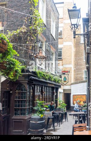 16. Cenury Ye Olde Mitre Pub, Ely Court, Holborn, London Borough of Camden, Greater London, England, Vereinigtes Königreich Stockfoto