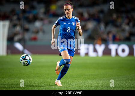 Auckland, Auckland, Neuseeland. 24. Juli 2023. Der italienische Stürmer BARBARA BONANSEA #8 hält den Ball in der zweiten Hälfte des FIFA WomenÃs World Cup Group G-Spiels 2023 im Eden Park Stadium in Auckland, Neuseeland, vor sich. Italien gewann mit einem Ergebnis von 1:0. (Kreditbild: © Ira L. Black/ZUMA Press Wire) NUR REDAKTIONELLE VERWENDUNG! Nicht für den kommerziellen GEBRAUCH! Stockfoto