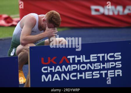 Manchester, England, 9. Juli 2023 Leichtathletik-Meisterschaften in Großbritannien und Probeveranstaltung für die Weltmeisterschaften in Budapest. Alastair Chalmers feiert den Sieg der 400m Hürden die Veranstaltung fand in der Manchester Regional Arena, England ©GED Noonan/Alamy statt Stockfoto