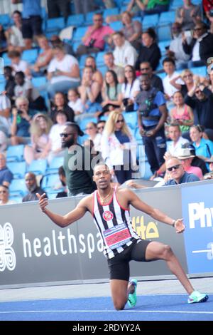 Manchester, England, 9. Juli 2023 Leichtathletik-Meisterschaften in Großbritannien und Probeveranstaltung für die Weltmeisterschaften in Budapest. Zharnel Hughes feiert den Sieg des 200m. Titels die Even fand in der Manchester Regional Arena, England ©GED Noonan/Alamy statt Stockfoto