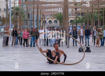 Straßenkünstler auf der Plaza de la Reina (Platz der Königin) in der Altstadt von Valencia Stockfoto