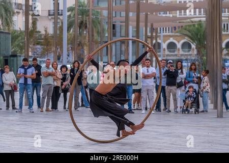 Straßenkünstler auf der Plaza de la Reina (Platz der Königin) in der Altstadt von Valencia Stockfoto