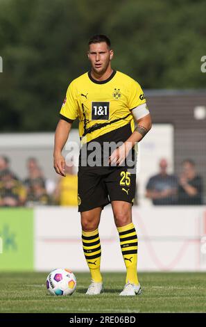 Hamm, Deutschland. 12. Juli 2023. firo : 07/12/2023, Fußball, 1. Liga, 1. Bundesliga, Staffel 2023/2024, Testspiel, Westfalia Rhynern - BVB, Borussia Dortmund Niklas SULE, BVB, Single Action Credit: dpa/Alamy Live News Stockfoto