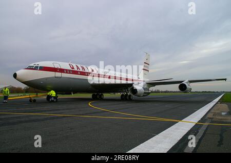 QANTAS Boeing 707 VH-XBA (vormals VH-EBA), das erste Düsenflugzeug der Fluggesellschaft, nach der Restaurierung am Flughafen Southend, Großbritannien. Ich bin nach Australien geflogen Stockfoto