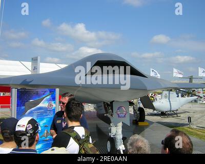 Northrop Grumman X-47B Ausstellungsstand auf der Farnborough International Airshow 2004. J-UCAS-Programm. UCAV-Demonstranten Stockfoto