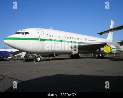 Ehemalige Saudi-arabische Regierung Boeing 707 HZ-123 am Flughafen Southend gelagert. Später restauriert in der früheren QANTAS-Lackierung vom Founders Museum & Flown Home Stockfoto