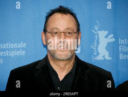 Archivfoto: Der Schauspieler Jean Reno wird am 30. Juli 2023 75 Jahre alt sein, Fotoaufruf „Pink Panther 2" „The Rosarote Panther 2" Schauspieler Jean Reno, Frankreich, Portrait, Portrait, Competition Au? In Berlin, Berlinale, 12.02.2009? Sven Simon, Prinzess-Luise-Str. 41#45479 Mülheim/Ruhr#Tel.0208/9413250#Fax 0208/9413260#KTO 244 293 433 P Ostbank E ssen BLZ 360 100 43#www.svensimon.net#E-email: svensimon@t-online. Stockfoto