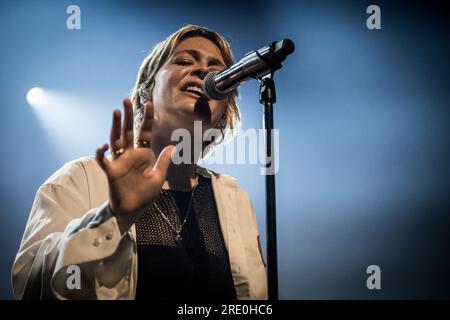 Kopenhagen, Dänemark. 18., Juni 2023. Die amerikanische Sängerin, Songwriterin und Musikerin Maggie Rogers führt ein Live-Konzert im VEGA in Kopenhagen auf. (Foto: Gonzales Photo - Thomas Rasmussen Stockfoto