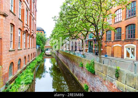 Rochdale Canal entlang der Canal Street im Manchester Gay Village, Manchester, England Stockfoto