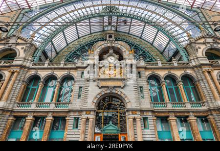 Antwerpen, Belgien - 17. Juni 2023: Hauptbahnhof Antwerpen-Centraal, ist der Hauptbahnhof in Antwerpen, Belgien. Es gilt als eine der beiden Stockfoto