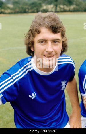 Aktenfoto von 01-07-1977 von Trevor Francis. Der ehemalige Birmingham- und England-Stürmer Trevor Francis, der 1979 zum ersten britischen Fußballer im Wert von 1million Pfund wurde, als er zum Nottingham Forest kam, ist im Alter von 69 Jahren gestorben, wie ein Sprecher der Familie bekannt gab. Ausgabedatum: Montag, 24. Juli 2023. Stockfoto